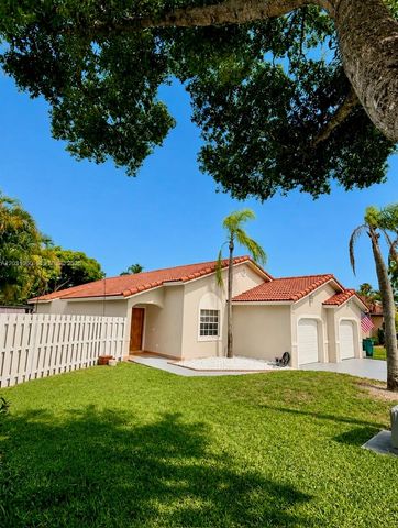 18145 NW 61st Ave, Hialeah, FL 33015