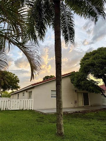18145 NW 61st Ave, Hialeah, FL 33015