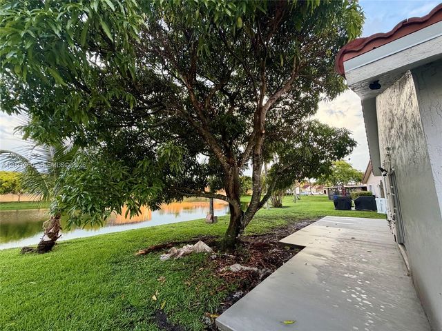 18145 NW 61st Ave, Hialeah, FL 33015