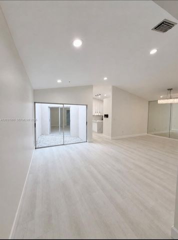 18145 NW 61st Ave, Hialeah, FL 33015