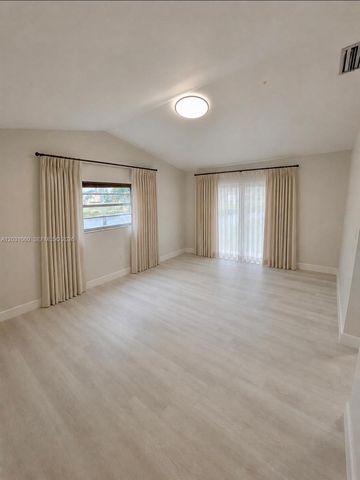 18145 NW 61st Ave, Hialeah, FL 33015