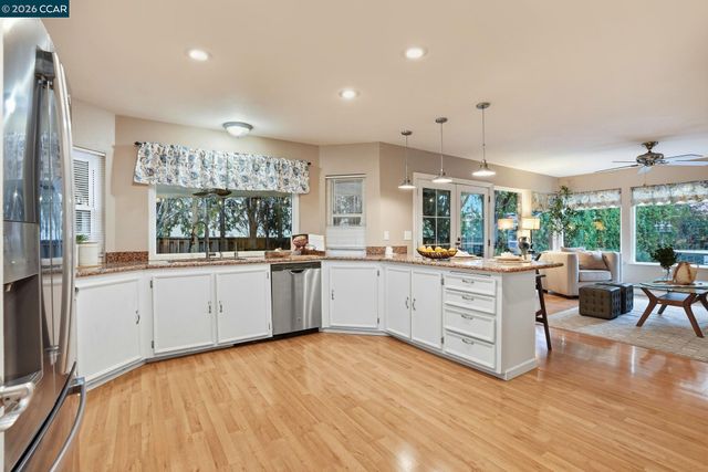 5454 Anselmo Ct, Concord, CA 94521