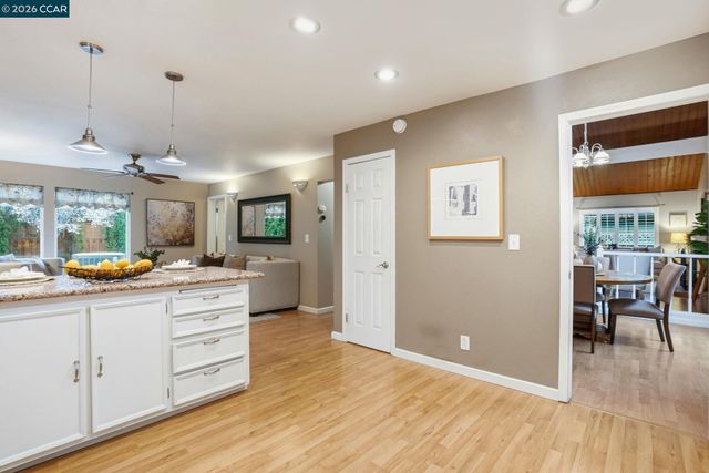 5454 Anselmo Ct, Concord, CA 94521