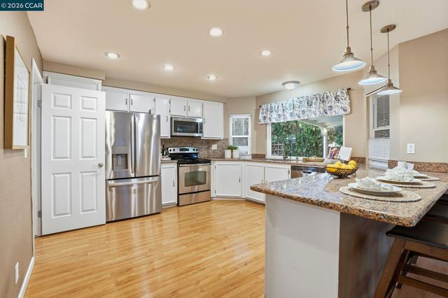 5454 Anselmo Ct, Concord, CA 94521