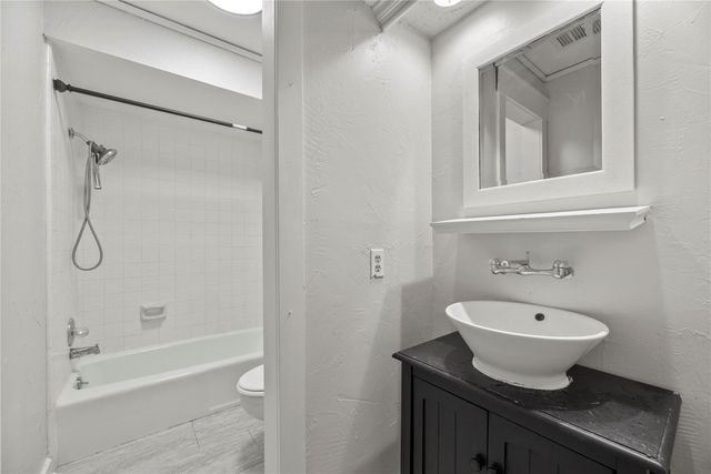 12218 Moorcreek Drive, Houston, TX 77070