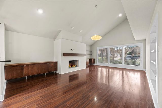 12218 Moorcreek Drive, Houston, TX 77070