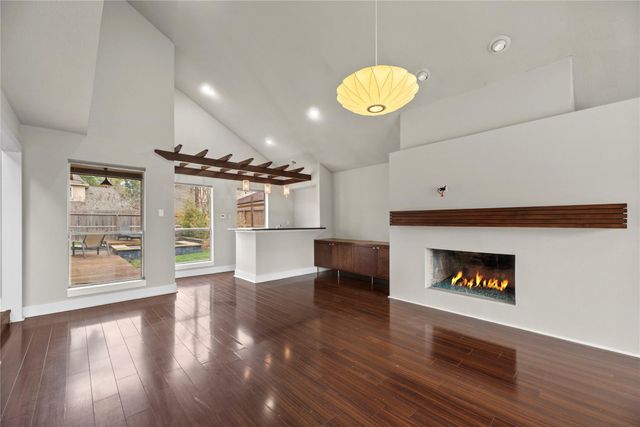 12218 Moorcreek Drive, Houston, TX 77070