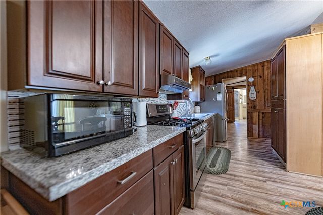 14751 Fm 530, Hallettsville, TX 77964