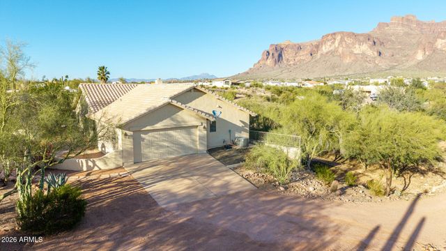 368 N Mountain View Road, Apache Junction, AZ 85119