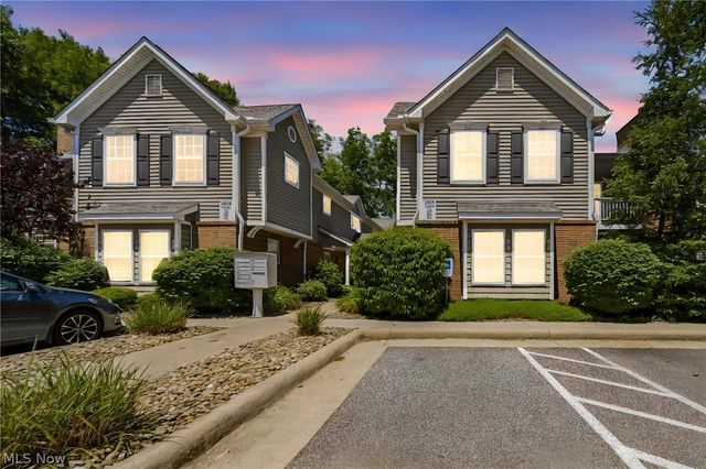3371 Lenox Village 155, Fairlawn, OH 44333