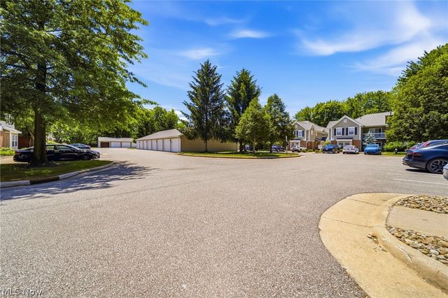 3371 Lenox Village 155, Fairlawn, OH 44333
