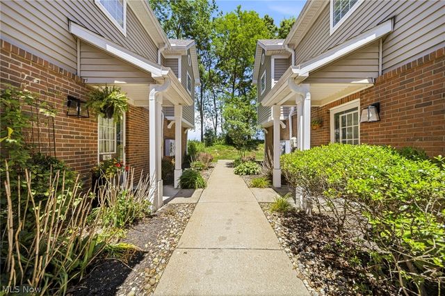 3371 Lenox Village 155, Fairlawn, OH 44333