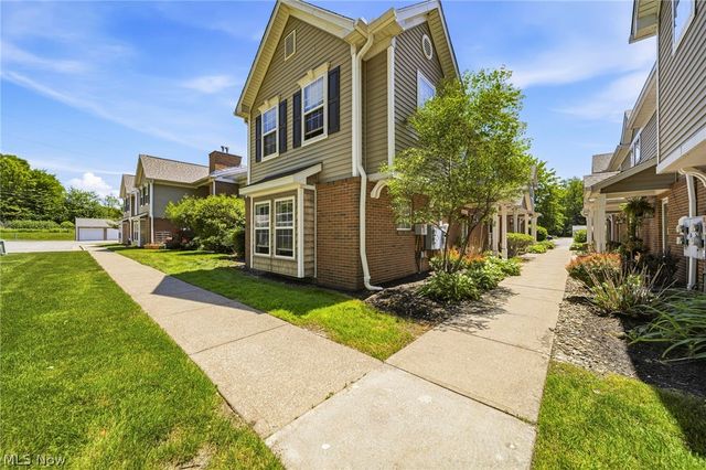3371 Lenox Village 155, Fairlawn, OH 44333
