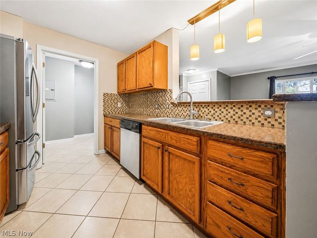 3371 Lenox Village 155, Fairlawn, OH 44333