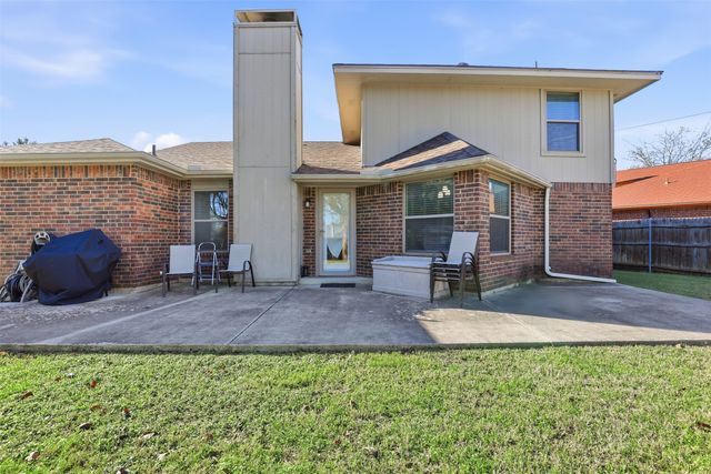 7112 Brookdale Court, Watauga, TX 76148