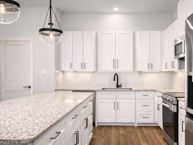 104 County Rd 2278, Cleveland, TX 77327