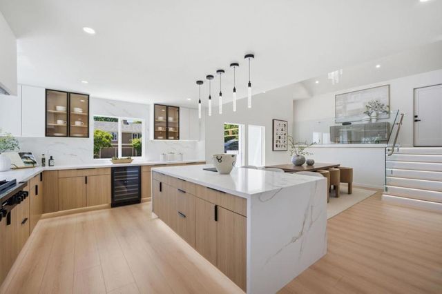 1440 Kring Way, Los Altos, CA 94024