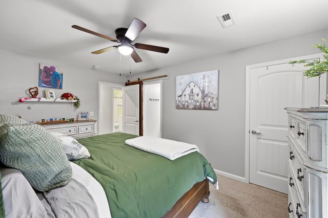 441 Middle Creek Way, Berea, KY 40403