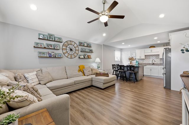 441 Middle Creek Way, Berea, KY 40403