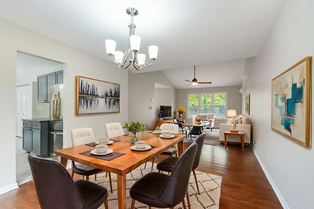 427 Bradford Place, Bolingbrook, IL 60490