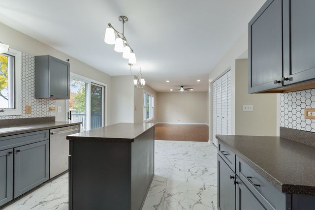 427 Bradford Place, Bolingbrook, IL 60490