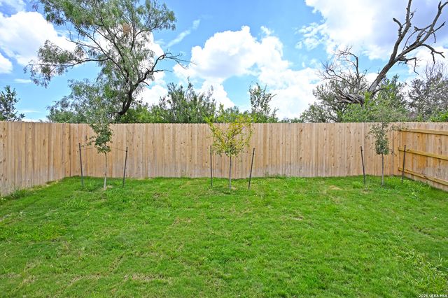 3771 MOON HILL RD, Marion, TX 78124