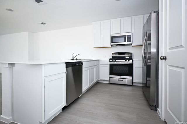 3771 MOON HILL RD, Marion, TX 78124