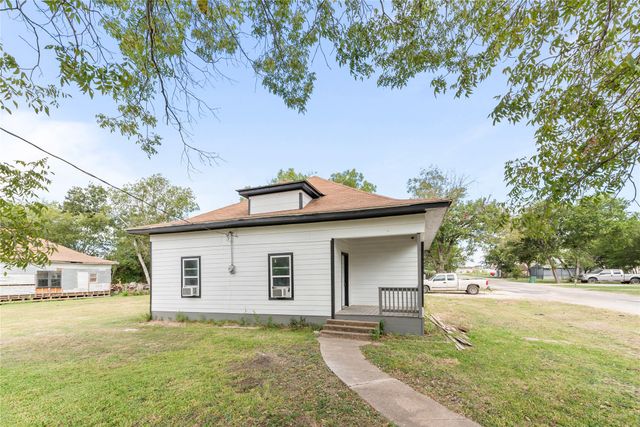 309 E Ross, Mart, TX 76664