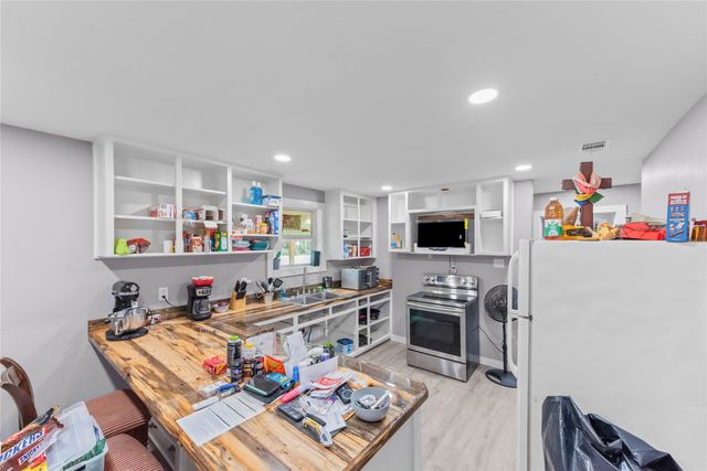 309 E Ross, Mart, TX 76664