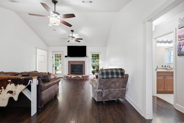 6 Mattison Dr, Vilonia, AR 72173