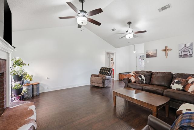 6 Mattison Dr, Vilonia, AR 72173