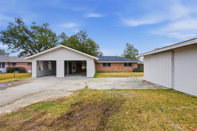 2032 18Th St Street, Lake Charles, LA 70601