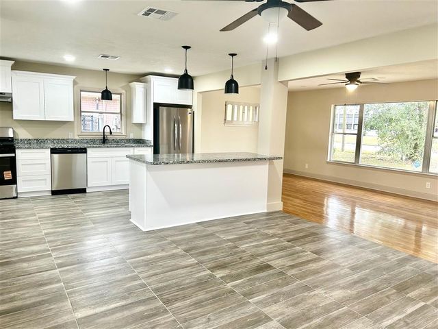 2032 18Th St Street, Lake Charles, LA 70601