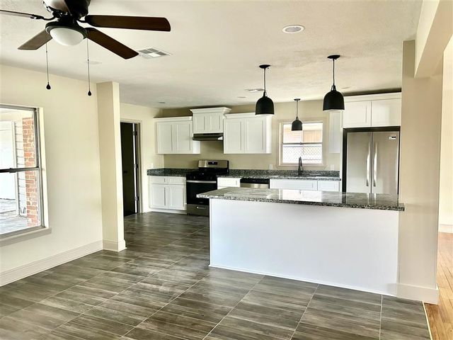 2032 18Th St Street, Lake Charles, LA 70601