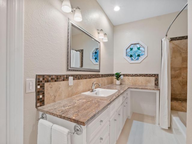 9402 Bluegrass DR, Austin, TX 78759