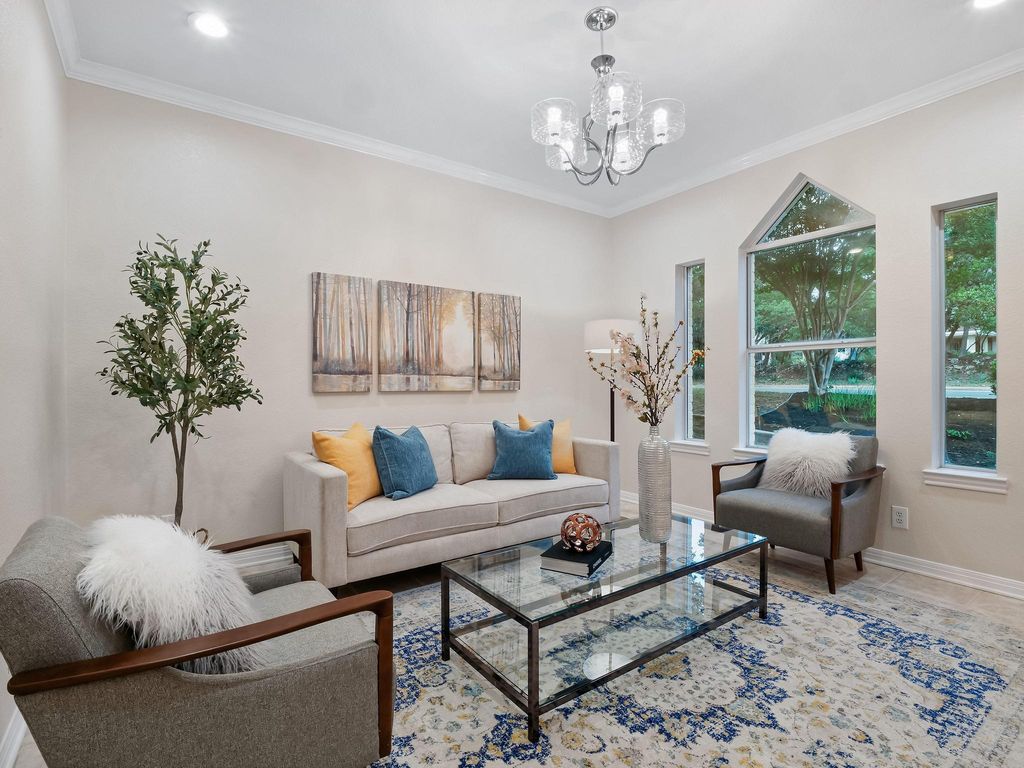 9402 Bluegrass DR, Austin, TX 78759