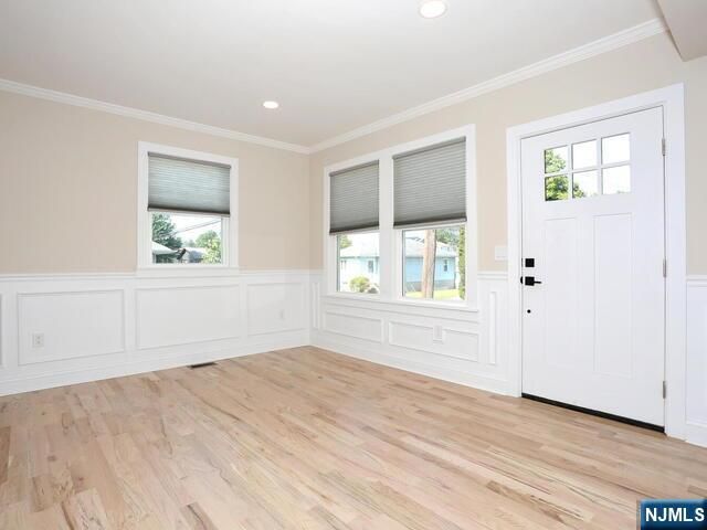 51 Pomona Avenue, Fair Lawn, NJ 07410