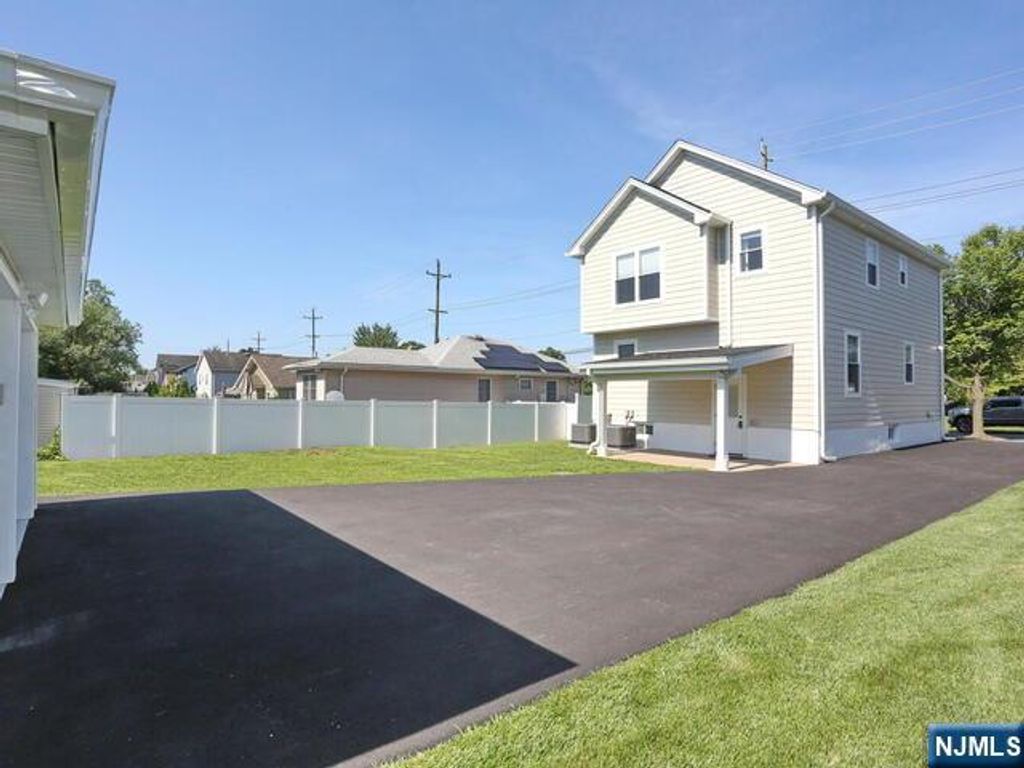 51 Pomona Avenue, Fair Lawn, NJ 07410