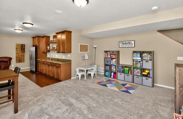 2115 SE Crabapple Court, Waukee, IA 50263