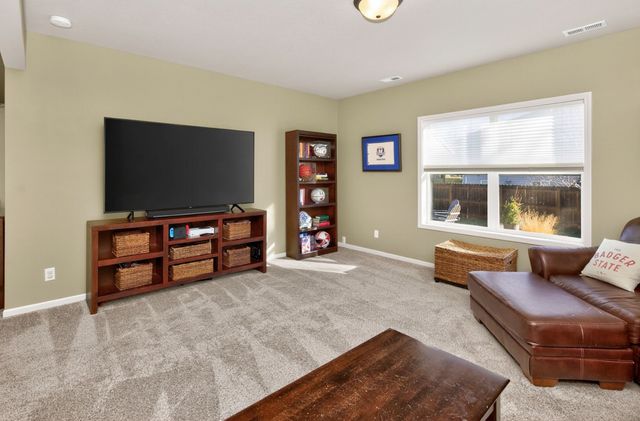 2115 SE Crabapple Court, Waukee, IA 50263