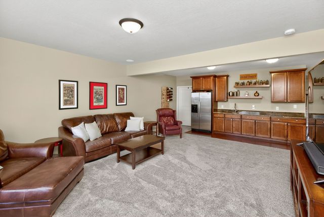 2115 SE Crabapple Court, Waukee, IA 50263