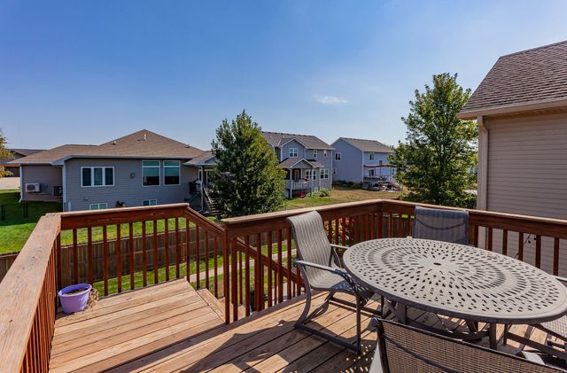 2115 SE Crabapple Court, Waukee, IA 50263