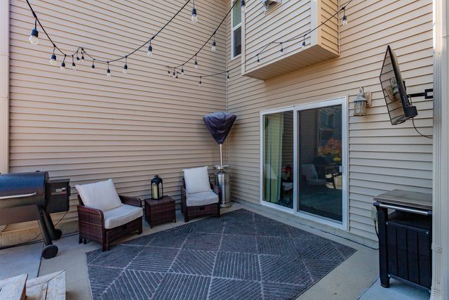 2115 SE Crabapple Court, Waukee, IA 50263