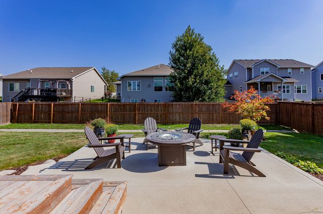 2115 SE Crabapple Court, Waukee, IA 50263