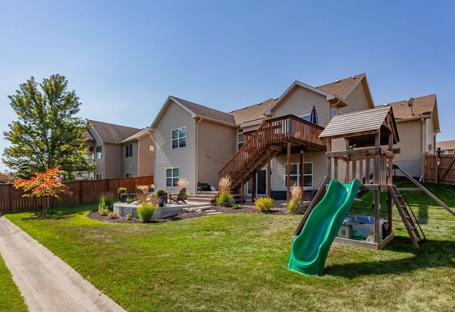 2115 SE Crabapple Court, Waukee, IA 50263