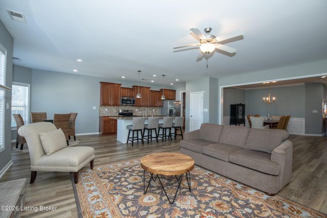 18003 Brightleaf Pl, Fisherville, KY 40023