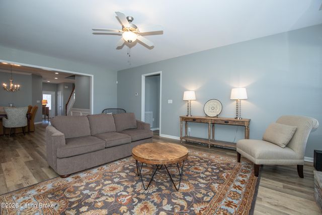 18003 Brightleaf Pl, Fisherville, KY 40023