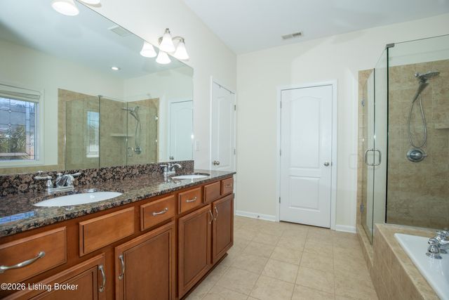 18003 Brightleaf Pl, Fisherville, KY 40023