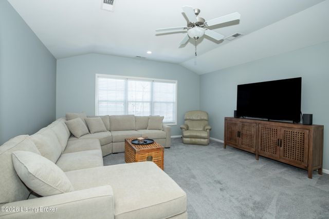 18003 Brightleaf Pl, Fisherville, KY 40023