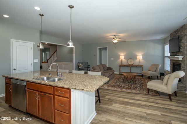 18003 Brightleaf Pl, Fisherville, KY 40023